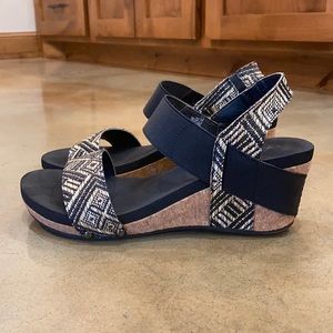 Boutique by Corky’s Women’s Wedge Sandal